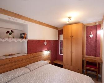 Residence Arvinei - Malesco - Camera da letto