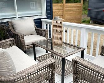 Cozy Cabin for 2 Sparrow Lake Muskoka Beach House - Gravenhurst - Balcony