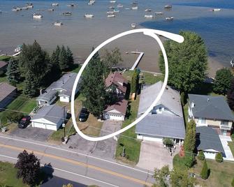 Hl - Beautiful Lakefront Home - Right By The Sandbar Everyone Hangs At! - Prudenville - Edificio