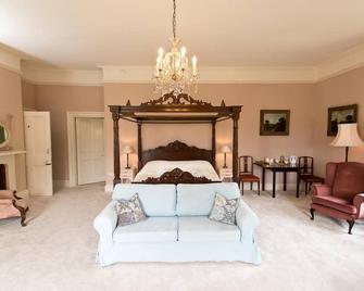 Burton Court - Leominster - Bedroom