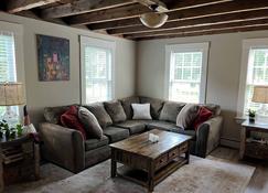 Linden Cottage, authentic gem with modern comfort - Plaistow - Living room