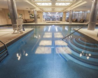 Radisson Plaza Hotel at Kalamazoo Center, MI - Kalamazoo - Pool