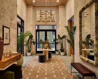 City Access + Bike Rentals, Pool & Pet-Friendly - Savannah - Lobby