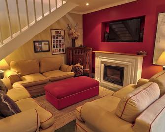 Cook's Cottage - Franschhoek - Living room