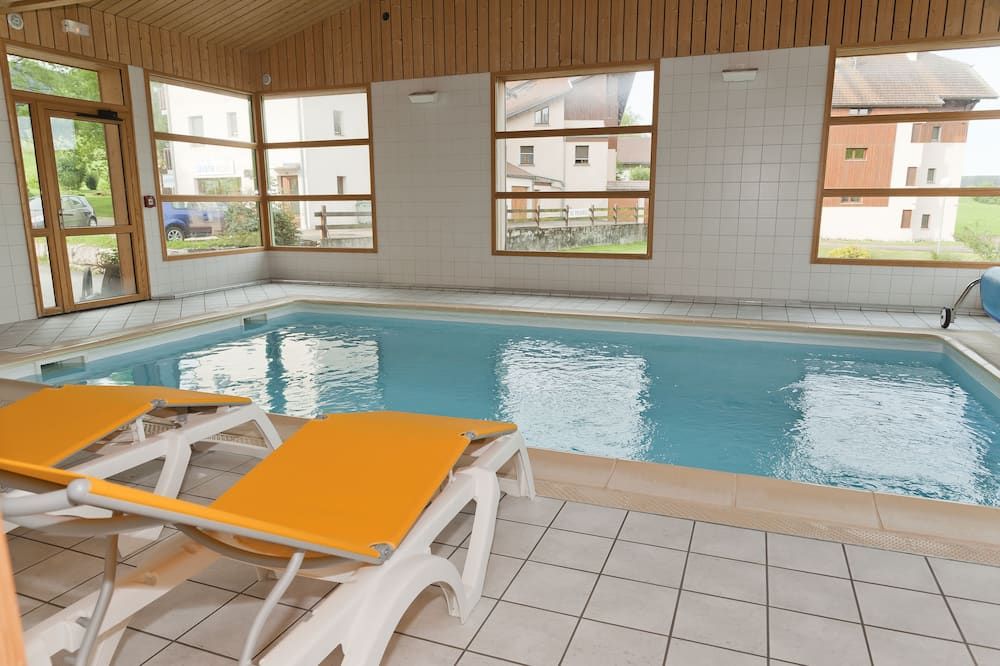 Hôtel Restaurant Etoile des Neiges Piscine Jacuzzi Sauna Massage Salle de Jeux - Métabief - Pool
