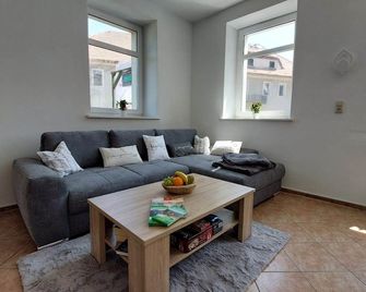 Ferienwohnung am Hofladen Hellendorf - Sächsische Schweiz - Bad Gottleuba - Living room