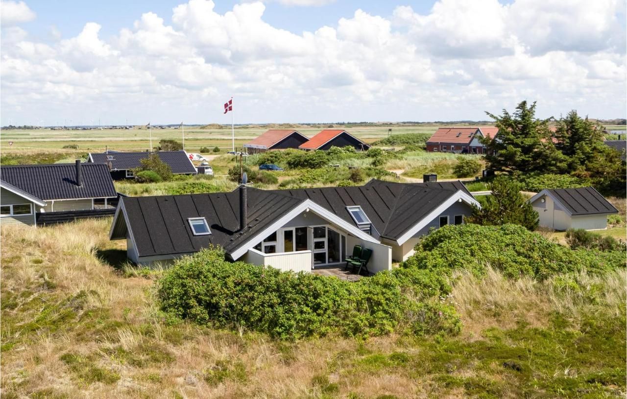 Three-Bedroom Holiday Home In Hvide Sand – Hvide Sande