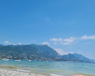 Villa With Stunning Lake Views And Private Salt Water Pool - Campione del Garda - Beach
