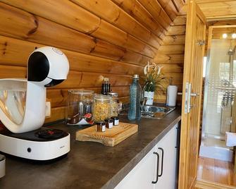 The Gold Pod, relax and enjoy on a Glamping house - Santarém - Cuisine