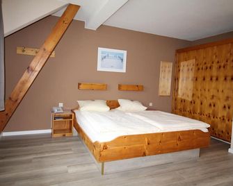 Hotel Garni Zur Post - Wyk auf Fohr - Slaapkamer