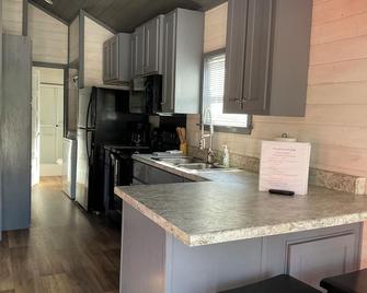Tiny Home 1 Bedroom Sleeps 2 - Philadelphia - Cocina