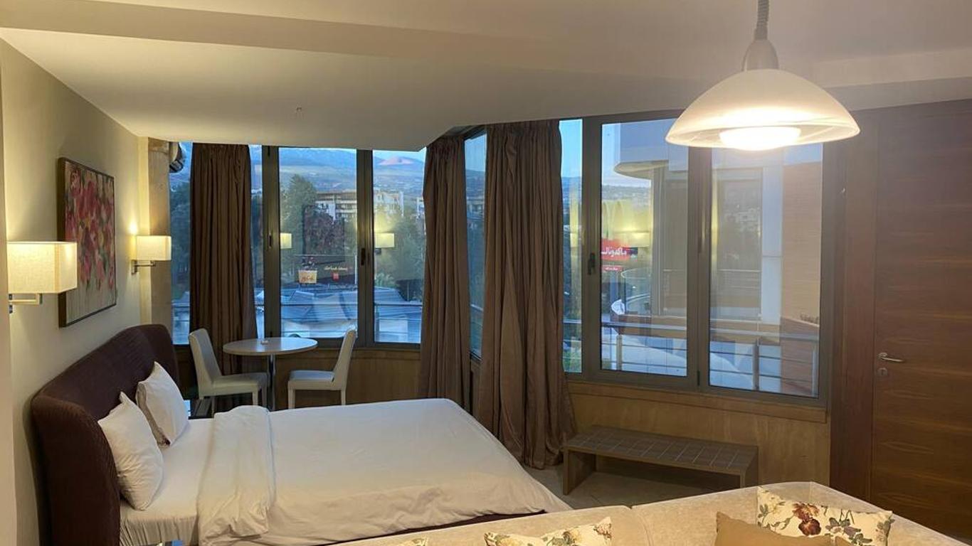 Delora Hotel and Suites