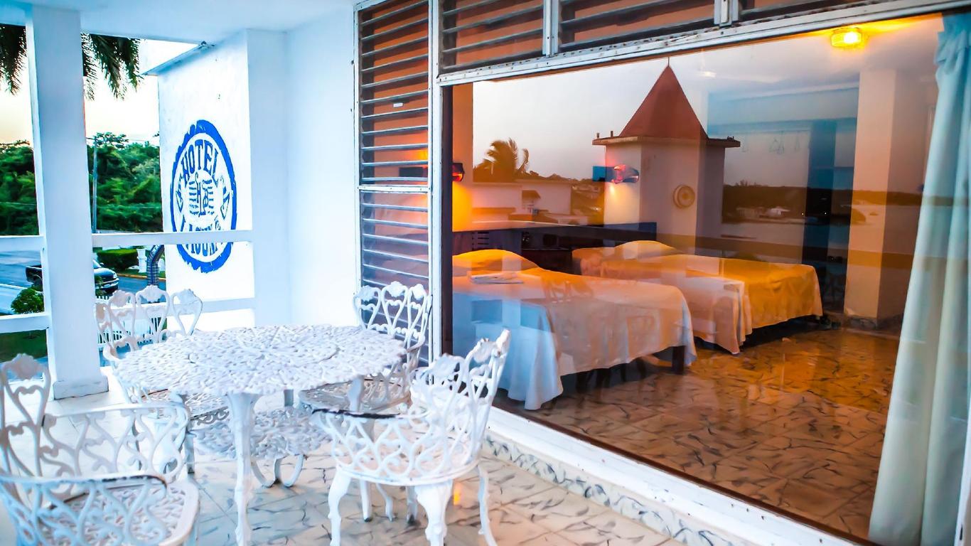 ホテル ラグナ バカラル