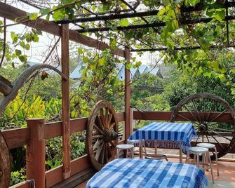 Sawasdee Sichang - Ko Si Chang - Patio