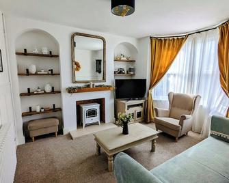 Malvern Hills House - Malvern - Living room