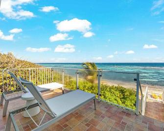 Hilltime - North Side - Balcony