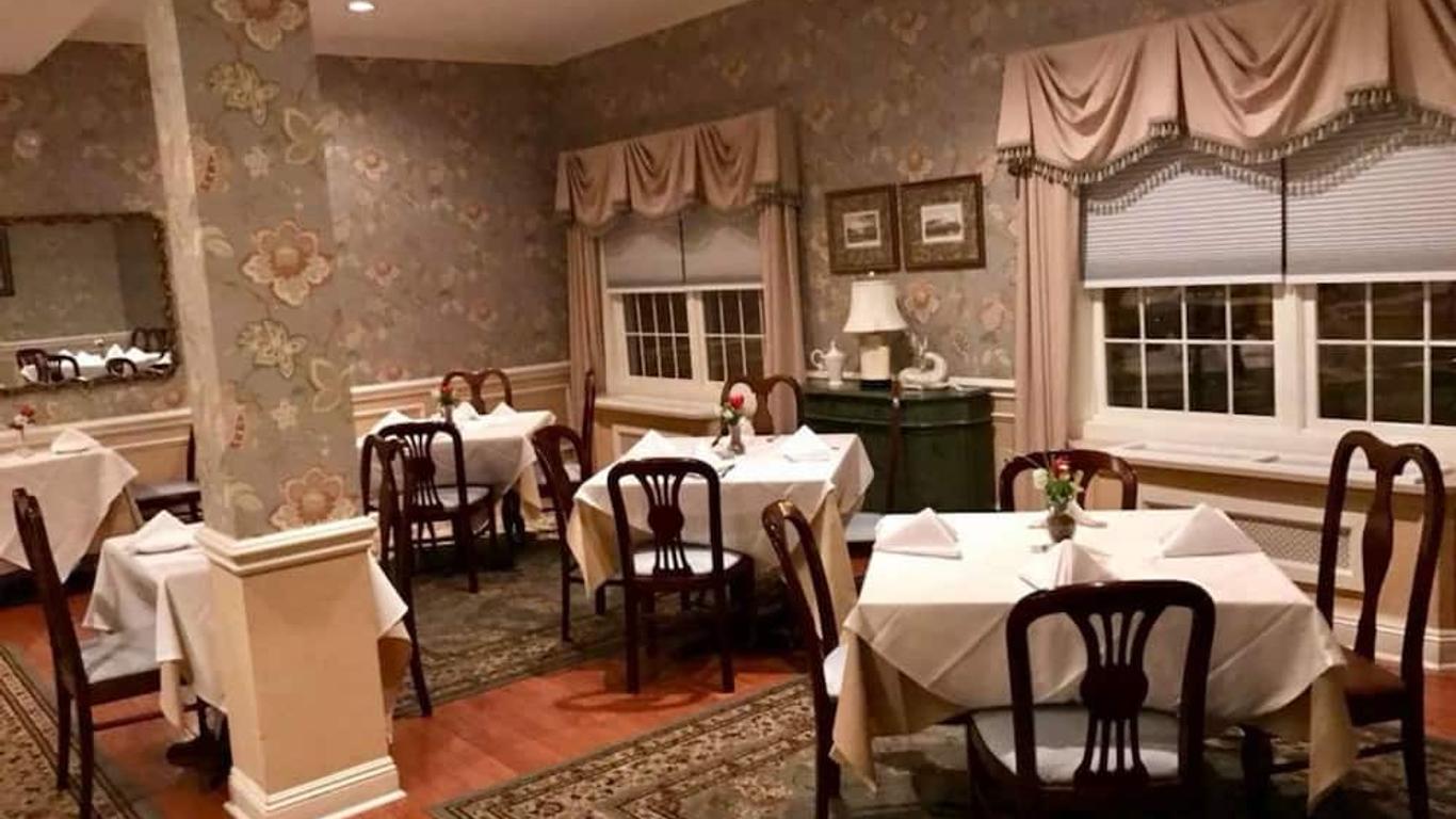 Camelot Restaurant & Inn