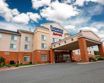 Fairfield Inn & Suites by Marriott Sudbury - Sudbury - Building