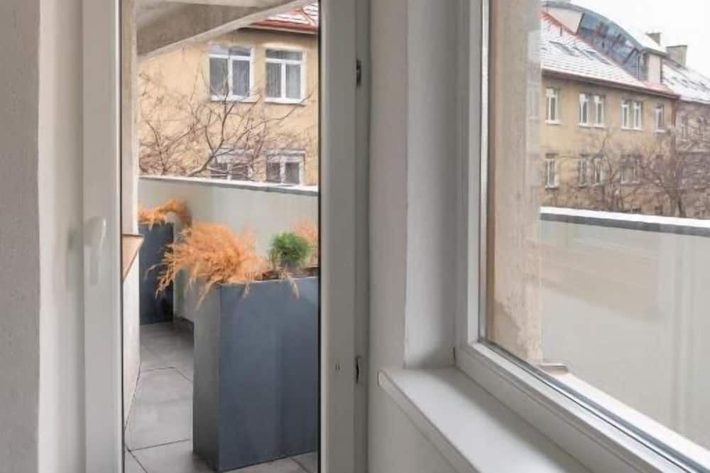 Izy Stay Hostel Bratislava - Bratislava