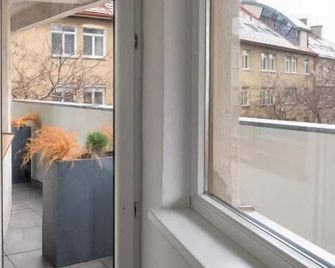 Izy Stay Hostel Bratislava - Bratislava