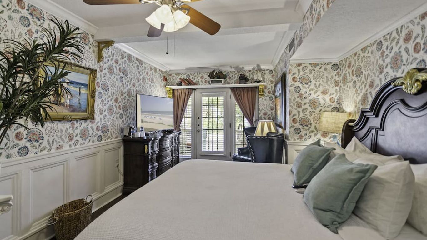 Casablanca Inn on the Bay