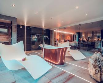 Aphrodites Group - Windermere - Lounge