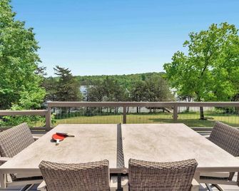 Beaver Lake Oasis - Backyard Lake Access - 6 beds - Lowell - Patio