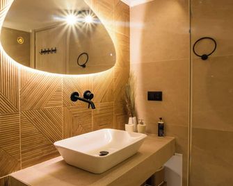 Elaia Villas - Lakki - Badkamer