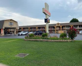 Conner Hill Motor Lodge - Pigeon Forge - Building