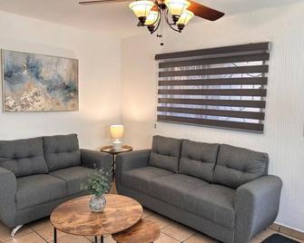 Charming 2-bedroom apartment with AC, WiFi in Heroica Nogales - Nogales