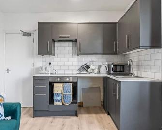 Cedar View - 2 Bed Apartment - Newport - Kitchen