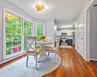 7 Mi To Lakepoint Sports - Near Historic Dt - Hottub - Acworth - Dining room