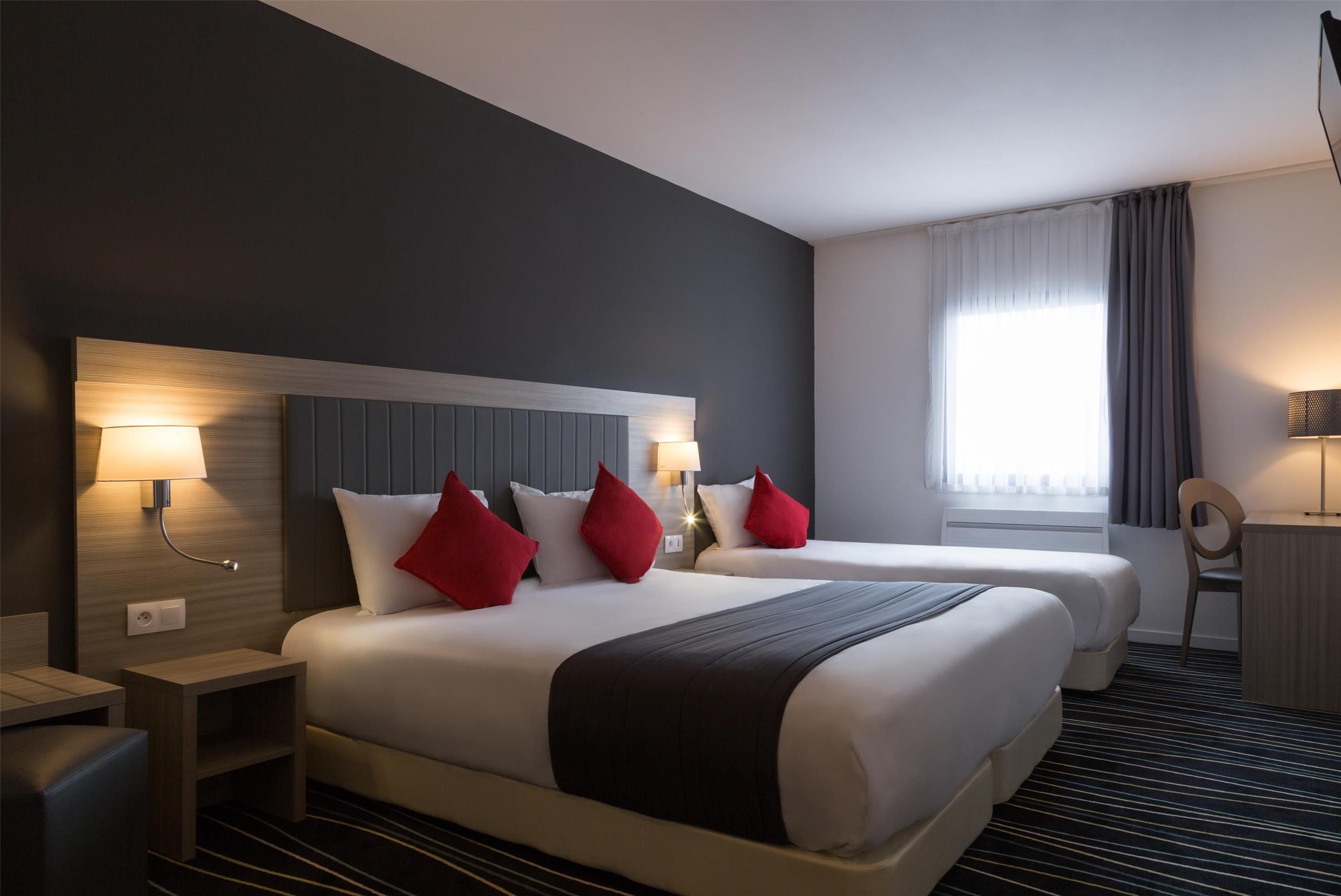 ذي أوريجينالز سيتي، جلاسي أوتل، مارن لا-فالي إيست، ميو