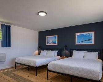 The Inn at Shady Pines - Saint Ignace - Bedroom