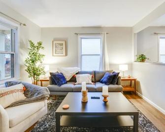 Wfh-friendly Home in Dearborn: Dogs Welcome! - Dearborn