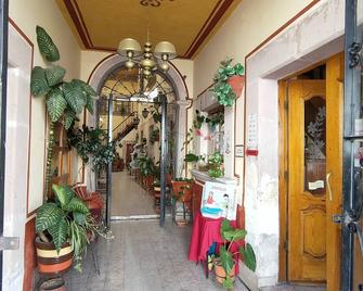 OYO Posada Santa Cecilia, Jerez Zacatecas - Jerez de García Salinas - Lobby