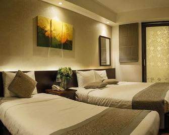 Dragon Pearl Hotel - Hanoi - Bedroom