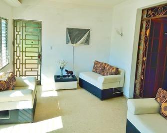 Hostal Baby & Lester en el Vedado - Havanna - Wohnzimmer