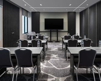 Rez Hotel Semarang - Semarang - Sala de reuniones