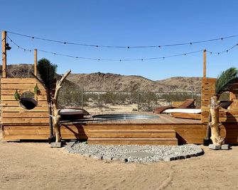 Cute Casita with Incredible Amenities for a Unique Romantic Getaway in Joshua Tree, California - Joshua Tree