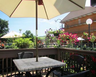 อาร์เบอร์ แอท ไอแลนด์ แลนดิ้ง โฮเทลแอนด์สวีทส์ - ฟิเจน ฟอร์จ - ระเบียง