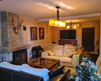 Tu Capricho - Piedralaves - Living room