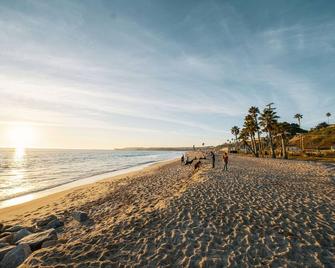 El Caminante Bar & Bungalows - Capistrano Beach - Strand