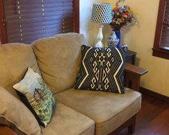 The Rustic Cabin #3 - Kingsland - Living room