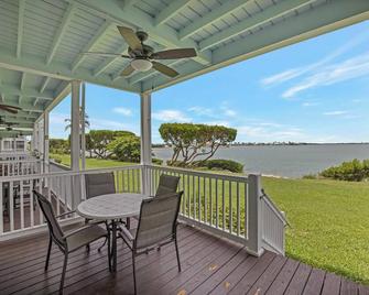 Villa 5020 On Duck Key Boat Slip Available - Duck Key - Balcony