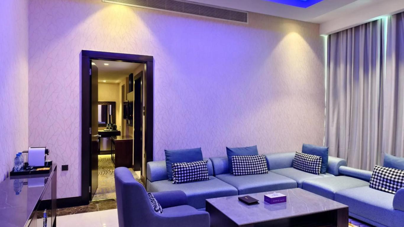 Ista Suites Seef