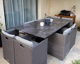 Villa des bastides with swimming pool - Saint-Didier - Patio