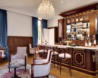 Hotel The Originals le Chateau Alexandra Palace Golf Resort - Mazières-en-Gâtine - Bar