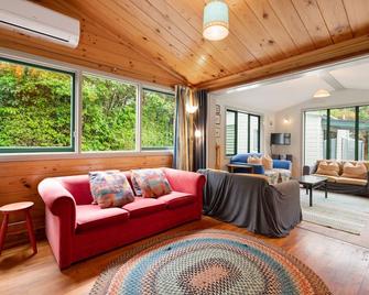Little Lockwood - Kuratau Bach - Kuratau - Living room