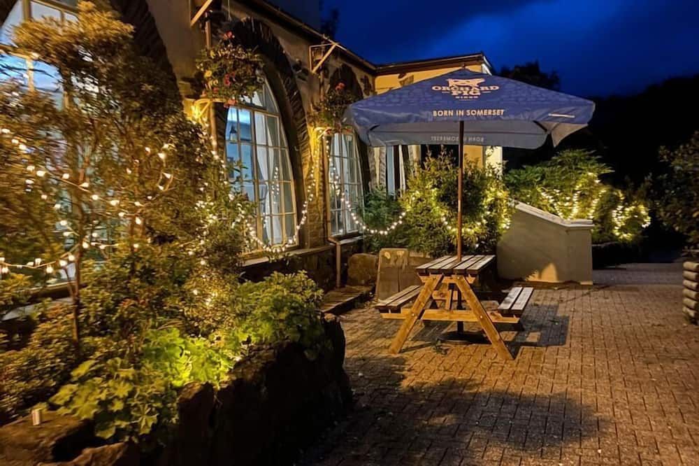 Royal Goat Hotel - Porthmadog - Patio